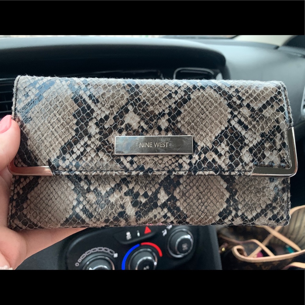 Nine West wallet
